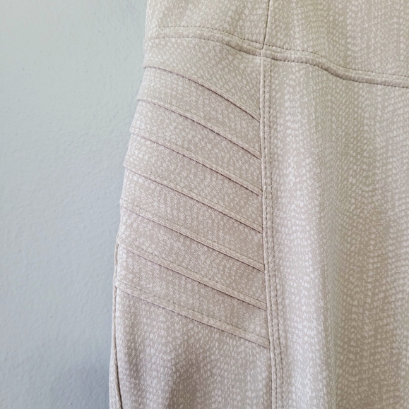 Athleta Delancey Textured Moto Tight EUC Size Medium, Zippered Pockets High Rise - Picture 5 of 15